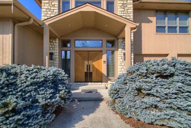Pinnacle_second-shoot-Front-door-straight-on